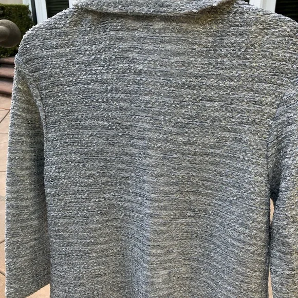 St. John Stunning Silver Jacket, front pockets and hook/eye closures - Picture 5 of 11